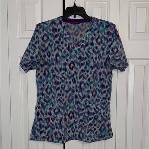 Patterned Women’s Carhartt Scrub Top